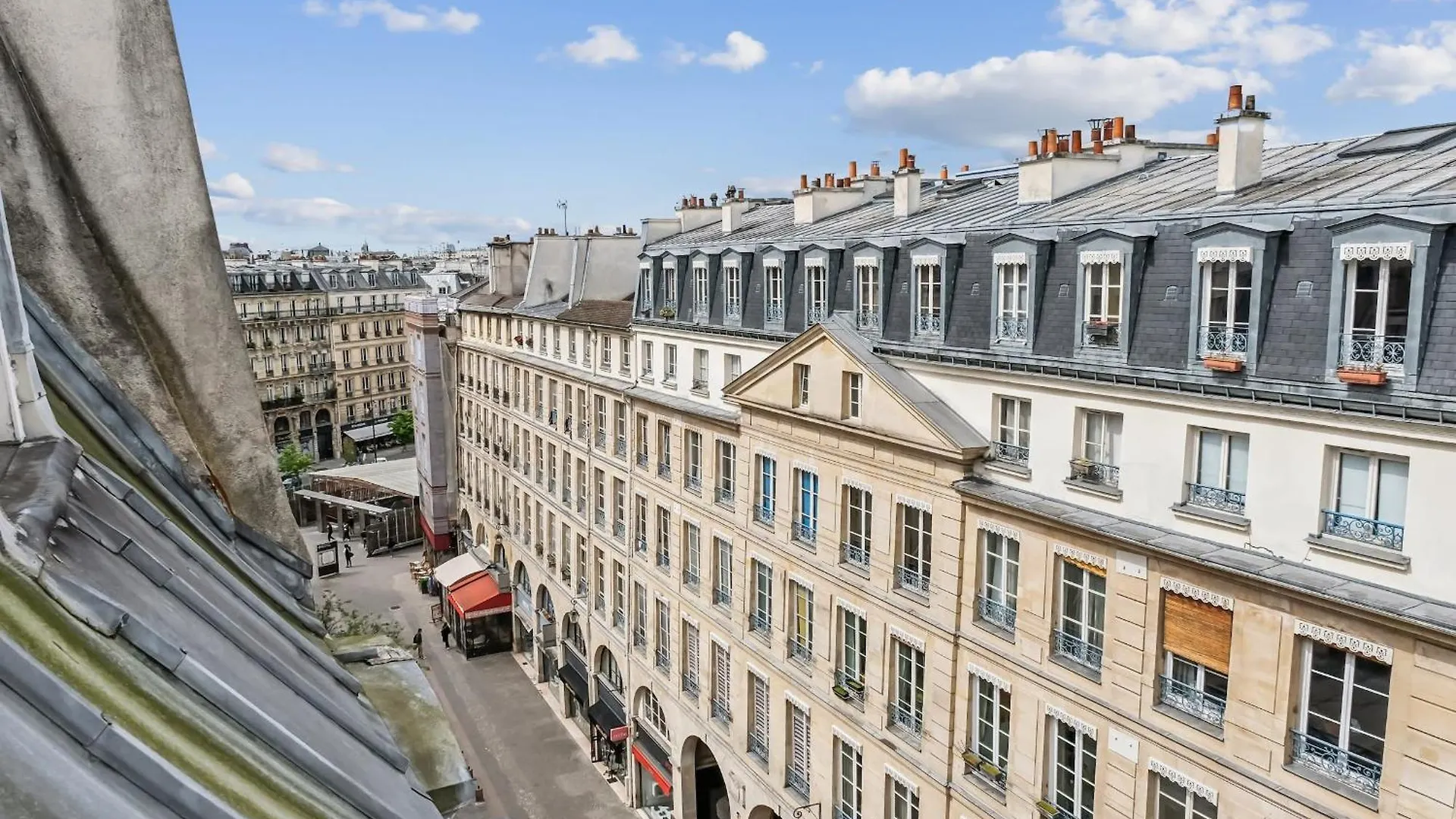 Bnbnova - Le Louvre & Notre-Dame Paris 0*,  France